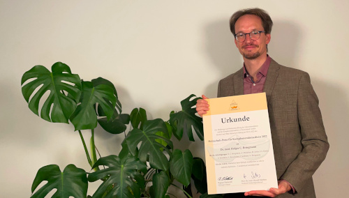 Auf dem Foto ist der Preisträger 2022 zu sehen: Dr. Holger C. Bringmann